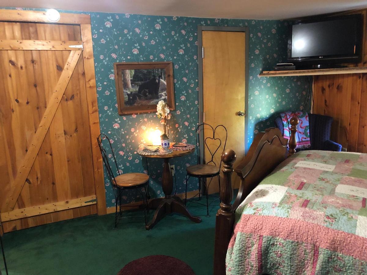 Smokies Bed And Breakfast - Evergreen Cottage Inn Pigeon Forge Zewnętrze zdjęcie